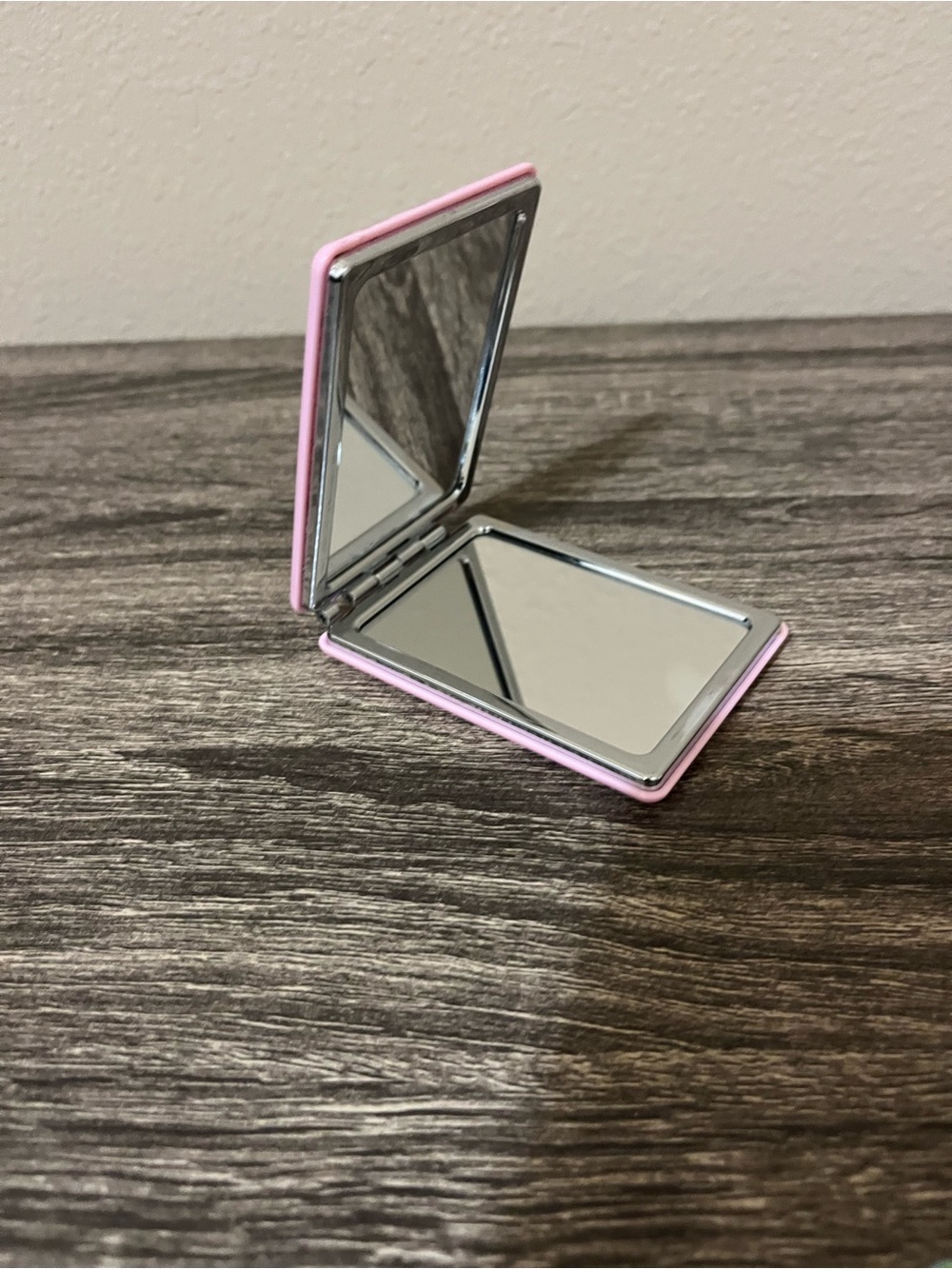 Snoopy Compact Mirror - Picture 2 of 2